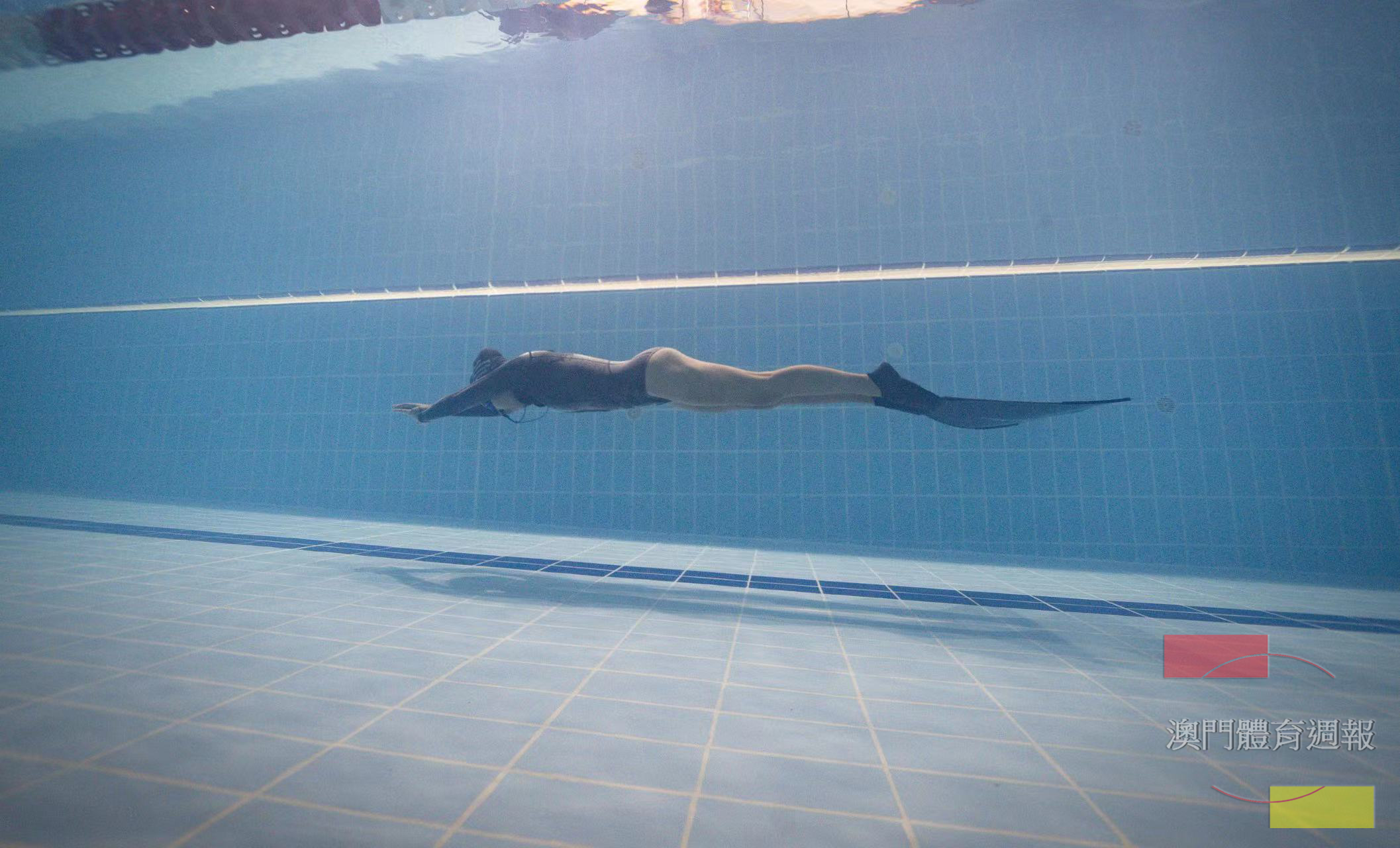 4 16歲本澳女子運動員李悠嘉在進行動態單蹼比賽中..jpg